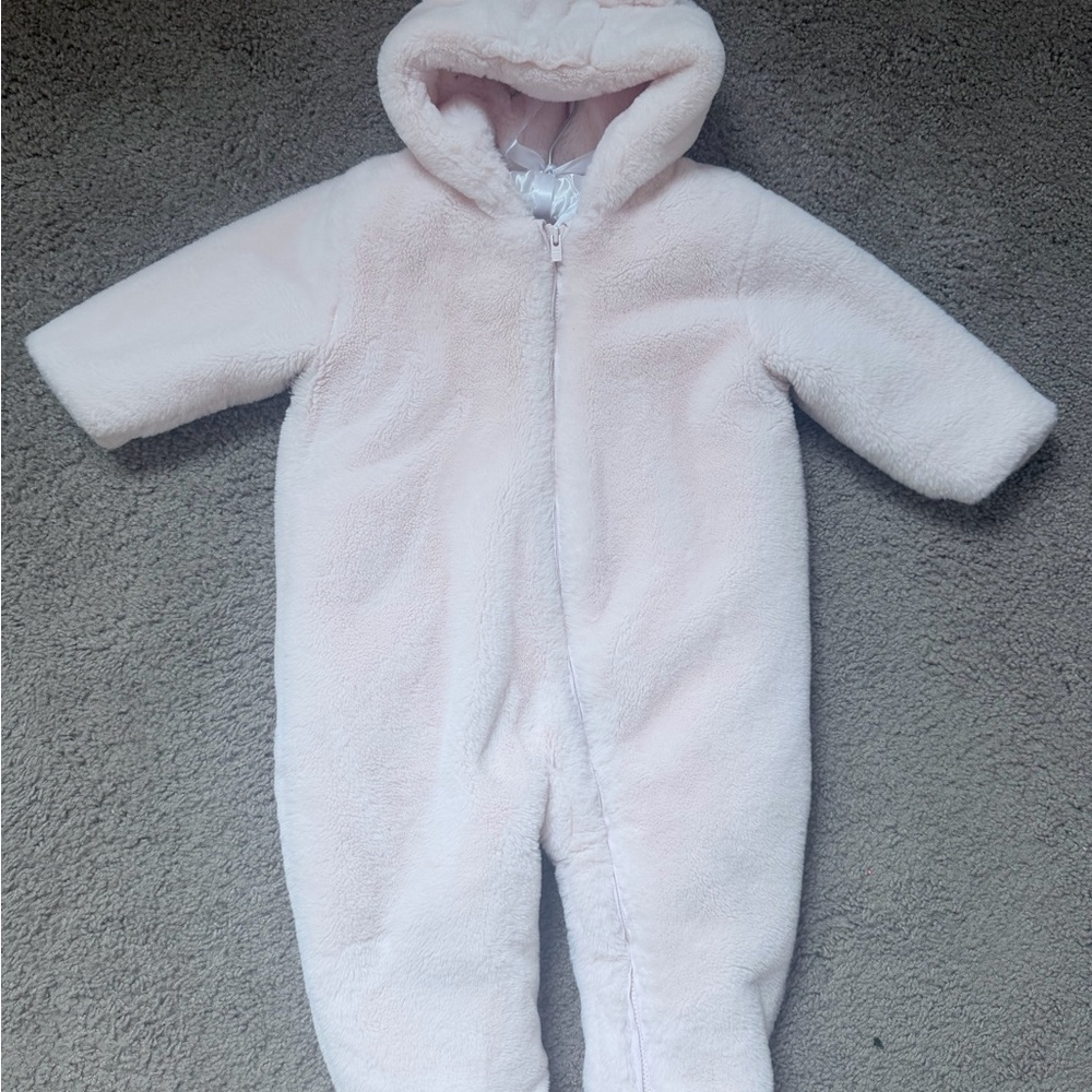 GAP Baby Girls Fleece Snowsuit / Bunting
Size: 12–18 months